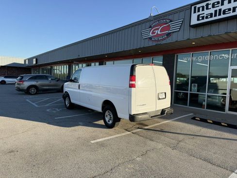 Used 2022 Chevrolet Express 2500 w/ Driver Convenience Package image 4