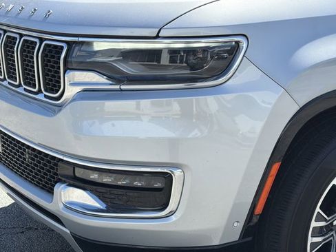 Used 2024 Jeep Wagoneer L Series II RWD image 29