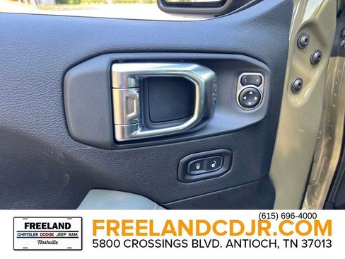 New 2025 Jeep Gladiator Mojave w/ Convenience Group image 21