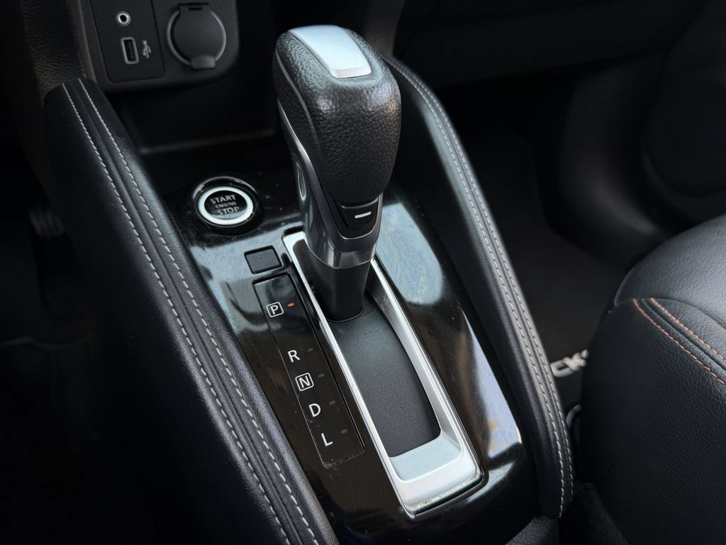 Used 2019 Nissan Kicks SR w/ SR Premium Package FWD image 19