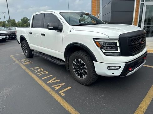 Used 2021 Nissan Titan PRO-4X w/ Pro-4x Convenience Package AWD/4WD image 3