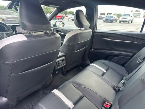 Used 2025 Toyota Camry SE FWD image 27