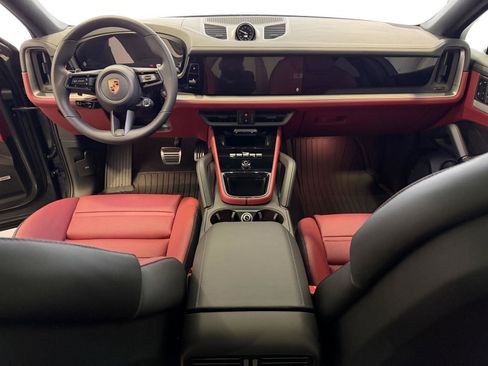 New 2026 Porsche Cayenne S image 17