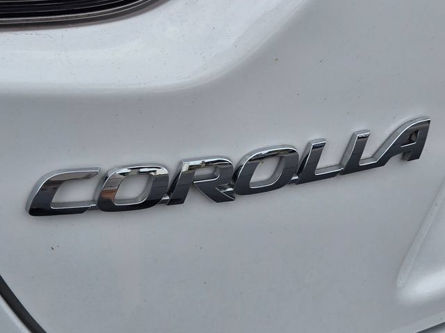 Used 2025 Toyota Corolla LE FWD image 16