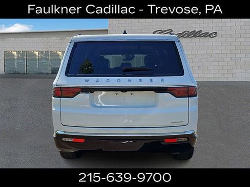 Used 2024 Jeep Wagoneer Series II w/ Flexible Seating Group AWD/4WD image 5