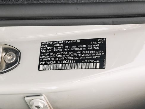 Used 2023 Porsche Macan AWD/4WD image 66
