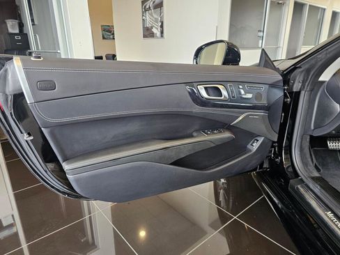 Used 2019 Mercedes-Benz SL 550 image 17