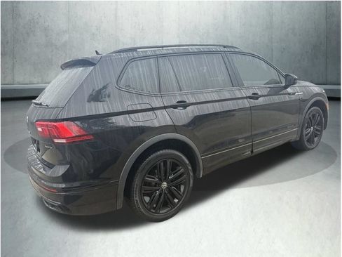 Used 2022 Volkswagen Tiguan SE R-Line AWD/4WD image 5