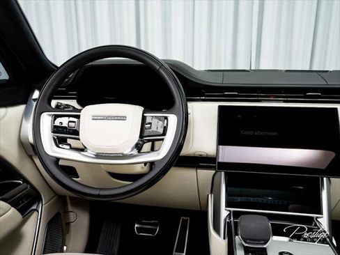 Used 2025 Land Rover Range Rover Autobiography AWD/4WD image 31