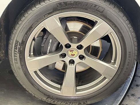 Used 2025 Porsche Macan image 14