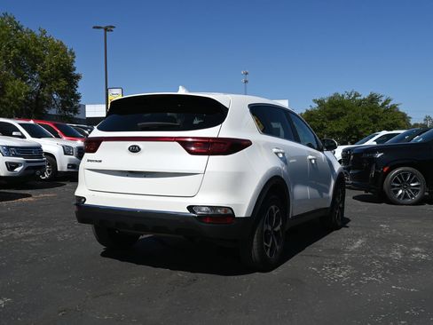 Used 2022 Kia Sportage LX FWD image 5