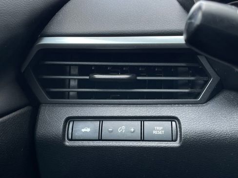 Used 2022 Nissan Altima 2.5 SV FWD image 13