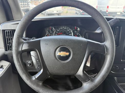 Used 2014 Chevrolet Express 2500 image 28
