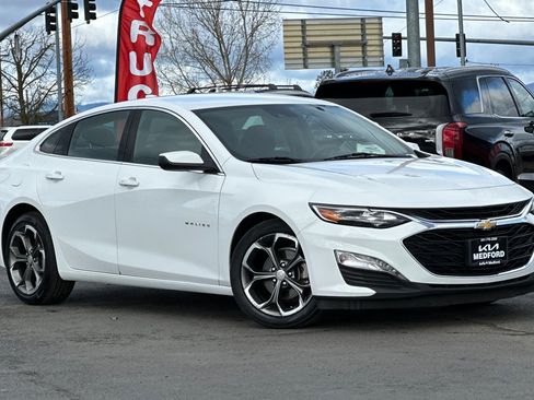 Used 2023 Chevrolet Malibu LT image 2