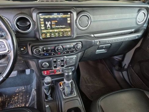 Used 2022 Jeep Wrangler Unlimited Rubicon 4xe w/ Dual Top Group AWD/4WD image 10