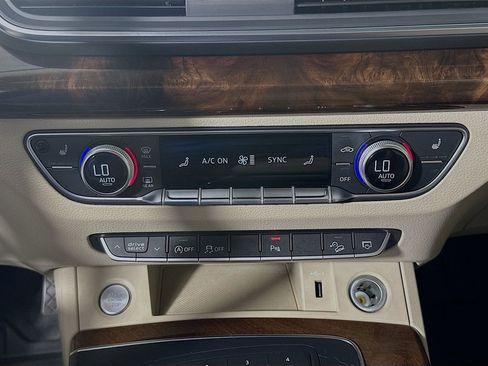 Used 2018 Audi Q5 2.0T Premium Plus w/ Premium Plus Package AWD/4WD image 19