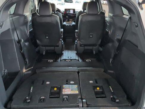 Certified 2022 Toyota Sienna XSE image 12