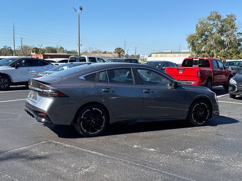 New 2026 Nissan Sentra SR w/ SR Premium Package FWD image 5