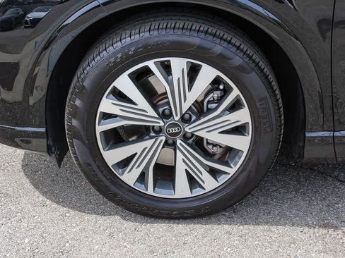 Used 2023 Audi Q4 e-tron Premium Plus w/ Premium Plus image 9