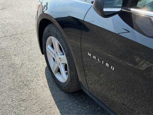 Used 2025 Chevrolet Malibu LS FWD image 3