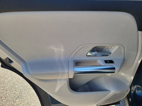 Used 2021 Mercedes-Benz GLA 250 image 13