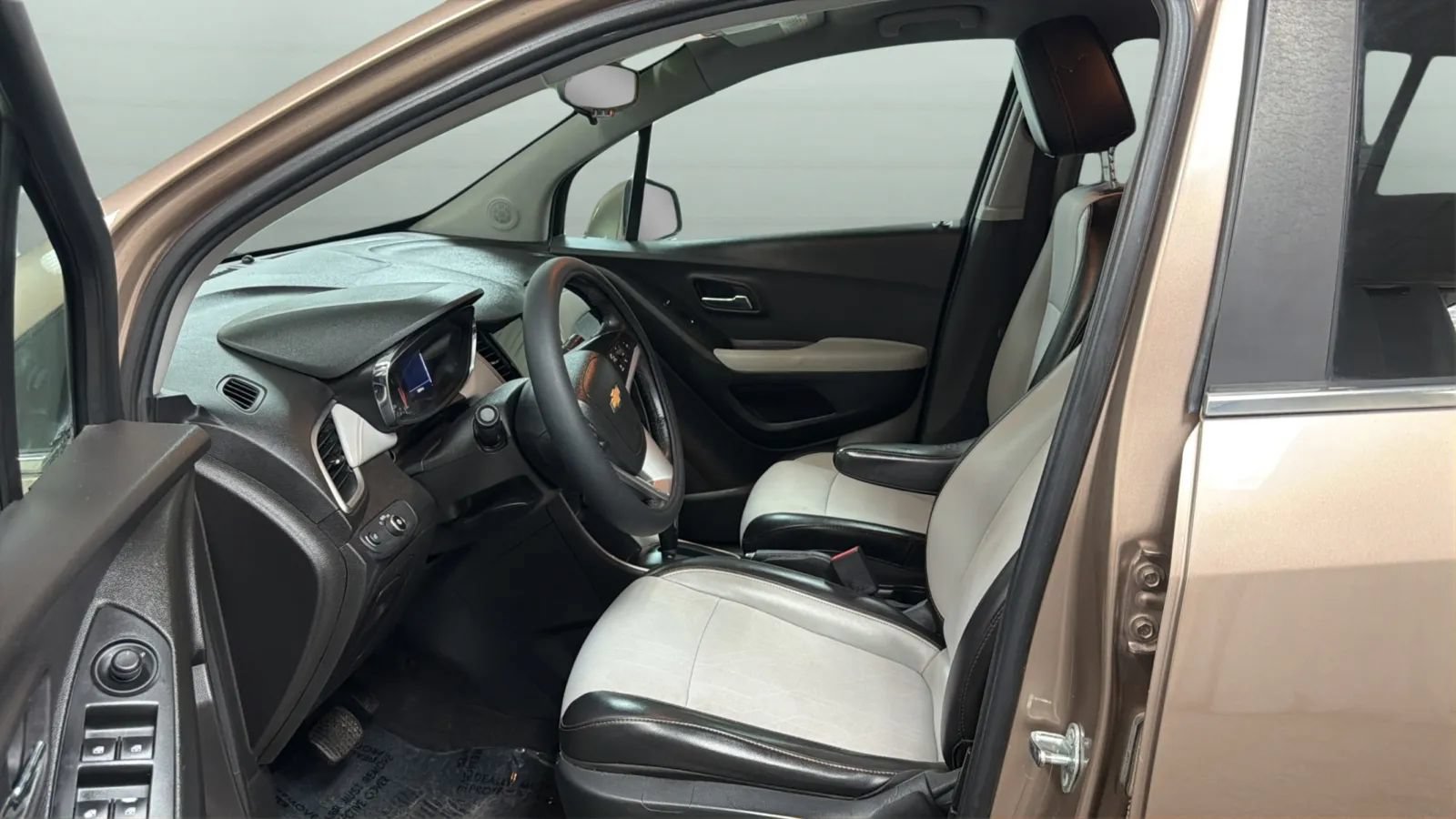 Used 2018 Chevrolet Trax LT w/ Driver Confidence Package FWD image 21