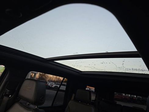 Used 2021 Chevrolet Tahoe High Country w/ Premium Package image 40