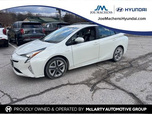 Used 2017 Toyota Prius Three Touring image 6