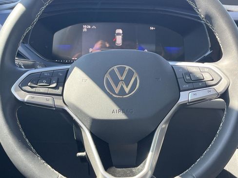 Used 2023 Volkswagen Taos SE AWD/4WD image 15