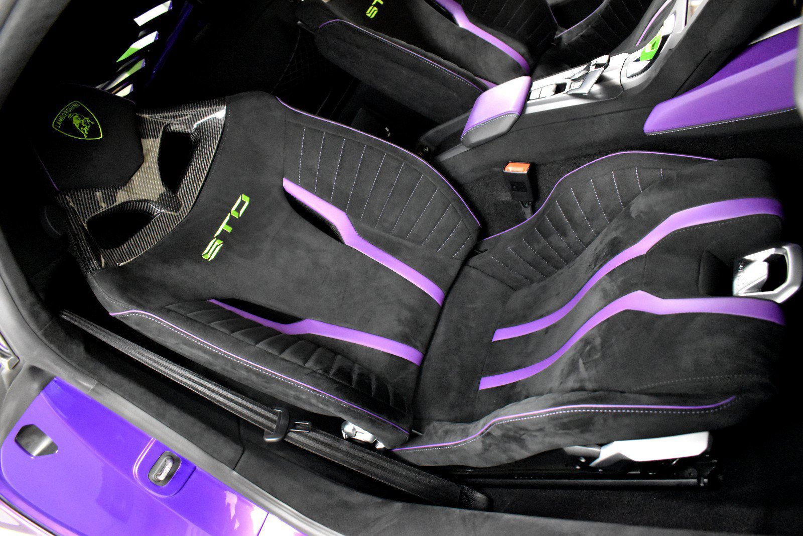 Used 2023 Lamborghini Huracan STO RWD image 34