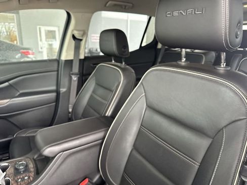 Used 2020 GMC Acadia Denali w/ Technology Package image 19