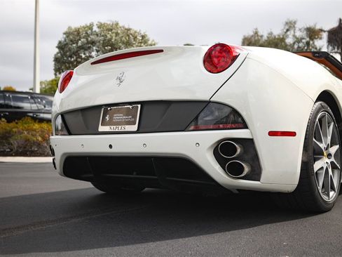 Certified 2012 Ferrari California image 16