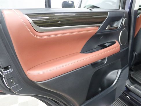 Used 2019 Lexus LX 570 4WD w/ Luxury Package image 22