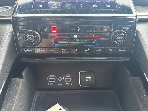 Used 2022 Jeep Grand Cherokee Altitude image 23