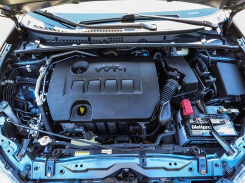 Used 2017 Toyota Corolla LE w/ Carpet Mat Package (TMS) FWD image 18