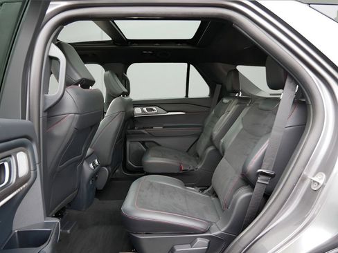 Used 2025 Ford Explorer ST w/ Sun And Sound Package AWD/4WD image 11