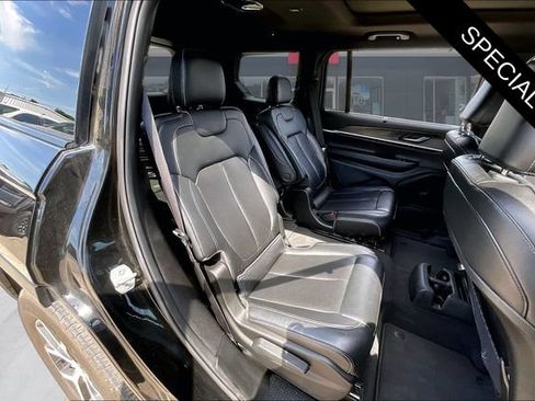 Used 2024 Jeep Grand Cherokee L Limited w/ Luxury Tech Group II AWD/4WD image 25