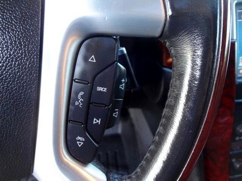 Used 2011 Cadillac Escalade Premium image 28