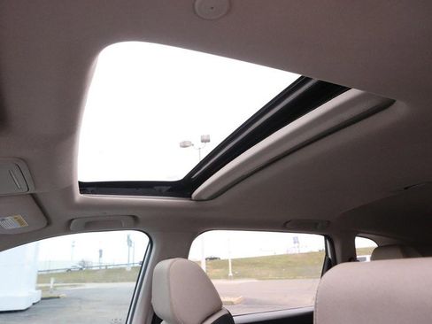 Used 2023 Honda CR-V EX image 8