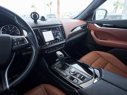 Used 2022 Maserati Levante Modena image 43