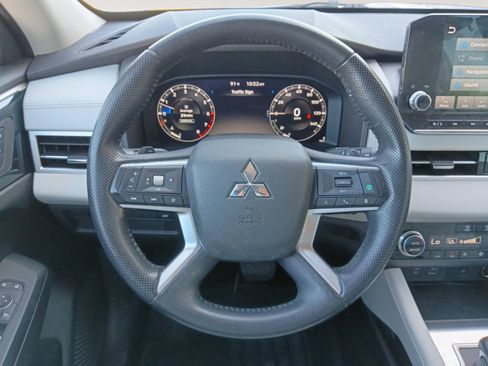 Used 2023 Mitsubishi Outlander SEL FWD image 13