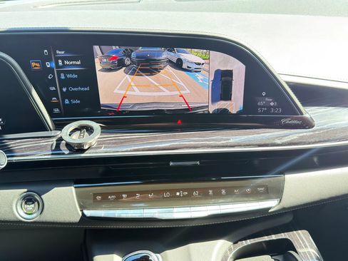 Used 2021 Cadillac Escalade ESV Sport w/ Driver Assist Tech Package image 31