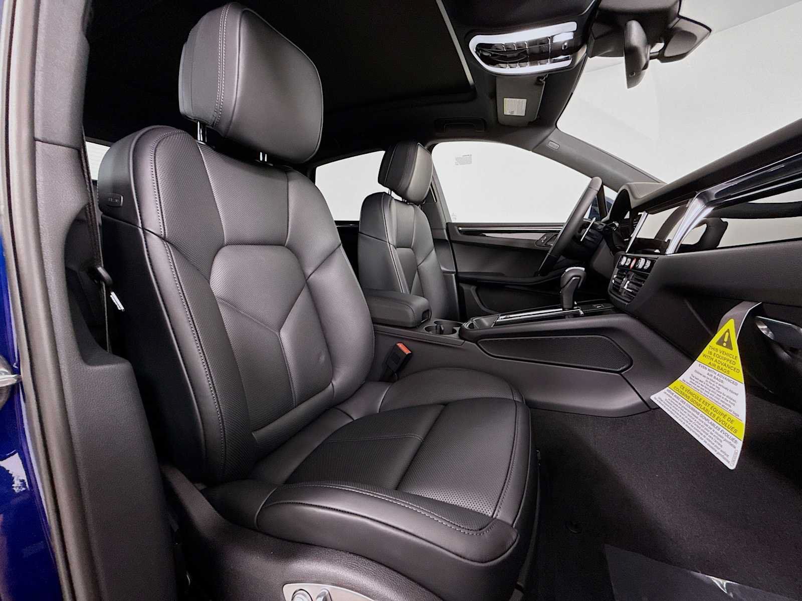 Used 2026 Porsche Macan AWD/4WD image 30