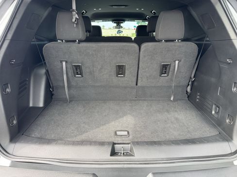 Used 2023 Chevrolet Traverse LT FWD image 20