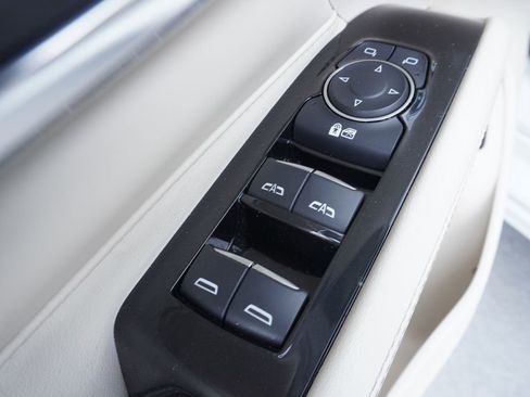 Certified 2023 Cadillac CT4 Premium Luxury image 16