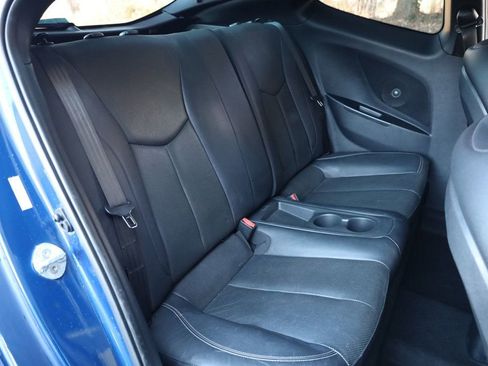 Used 2016 Hyundai Veloster Turbo image 18