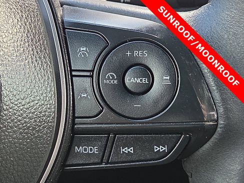 Used 2024 Toyota Corolla Cross SE image 22