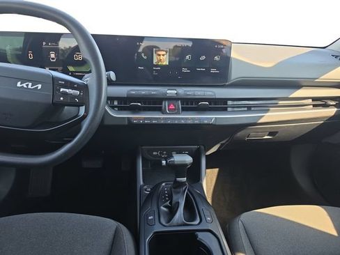 Used 2025 Kia K4 FWD image 12