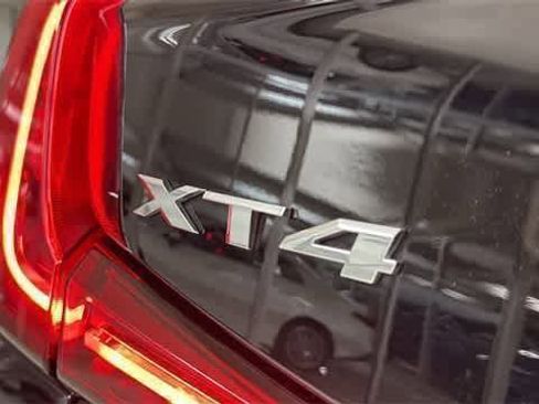 Used 2019 Cadillac XT4 Premium Luxury w/ Technology Package image 9