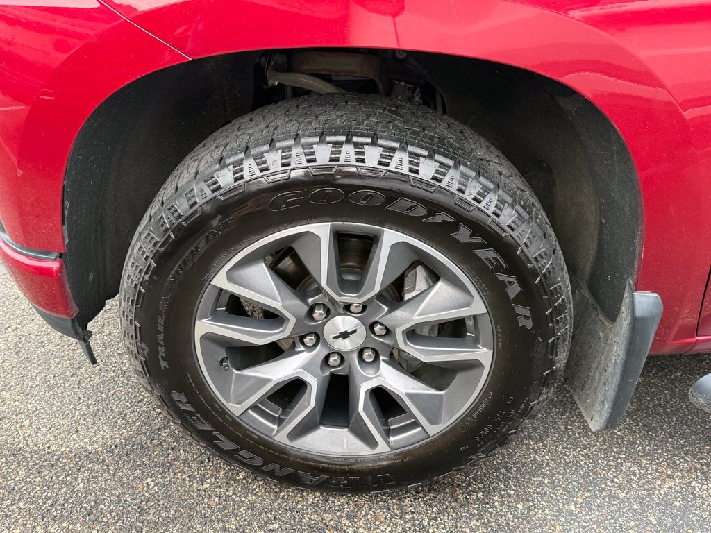 Used 2019 Chevrolet Silverado 1500 RST AWD/4WD image 6